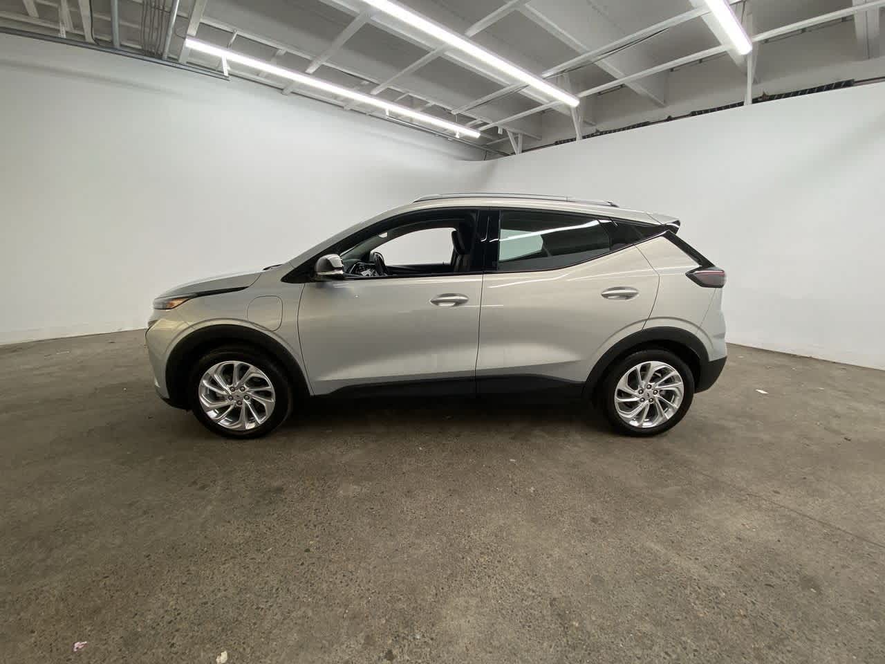 Thumbnail: 2022 Chevrolet Bolt EUV - 3