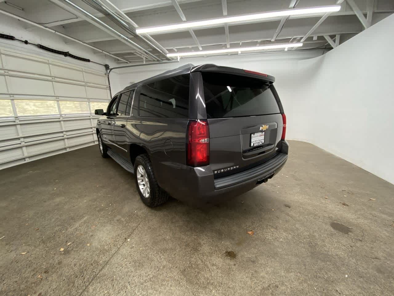 Thumbnail: 2015 Chevrolet Suburban - 4
