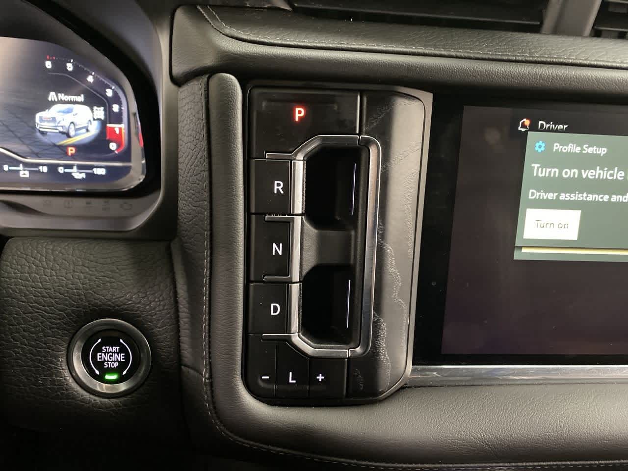 Thumbnail: 2022 GMC Yukon XL - 25