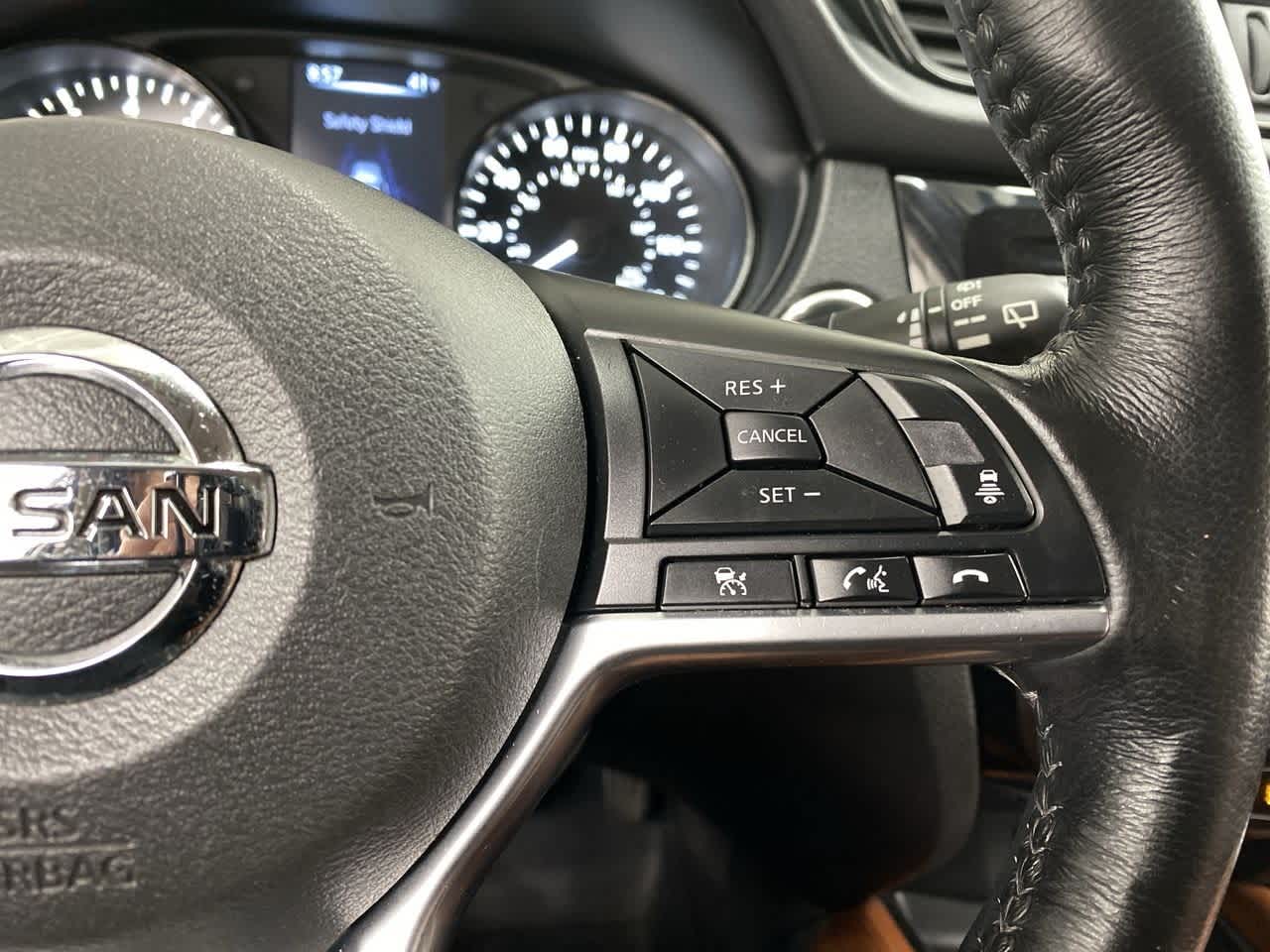 Thumbnail: 2017 Nissan Rogue - 23