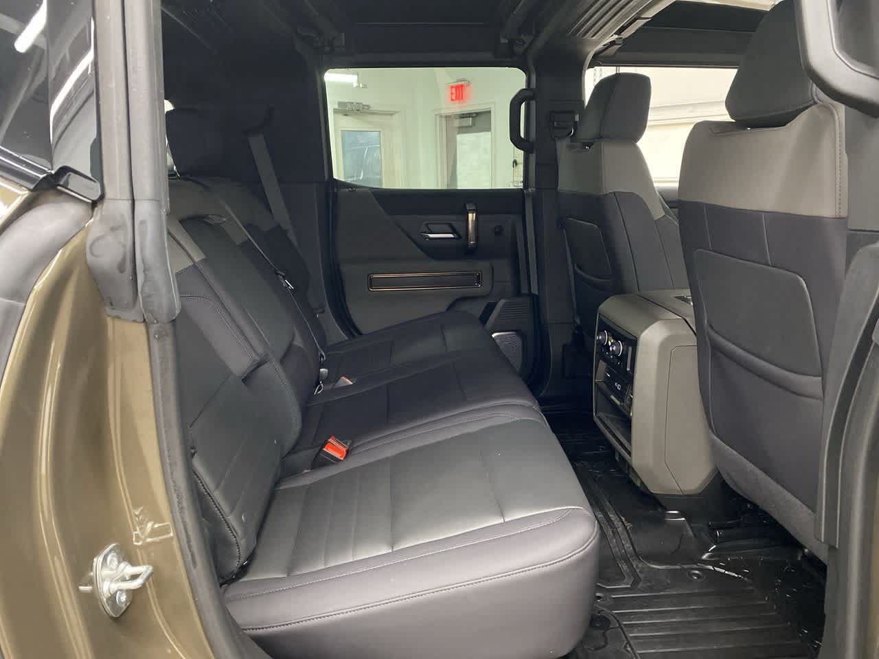 Thumbnail: 2025 GMC Hummer EV - 17