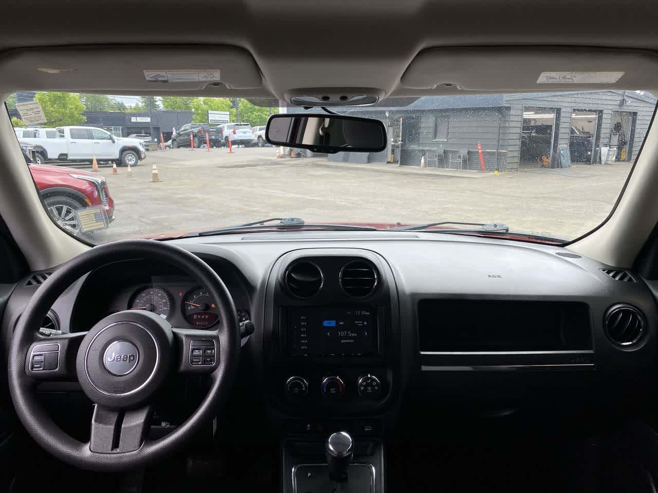 Thumbnail: 2015 Jeep Patriot - 13