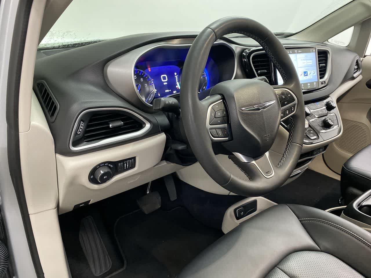 Thumbnail: 2024 Chrysler Pacifica - 2