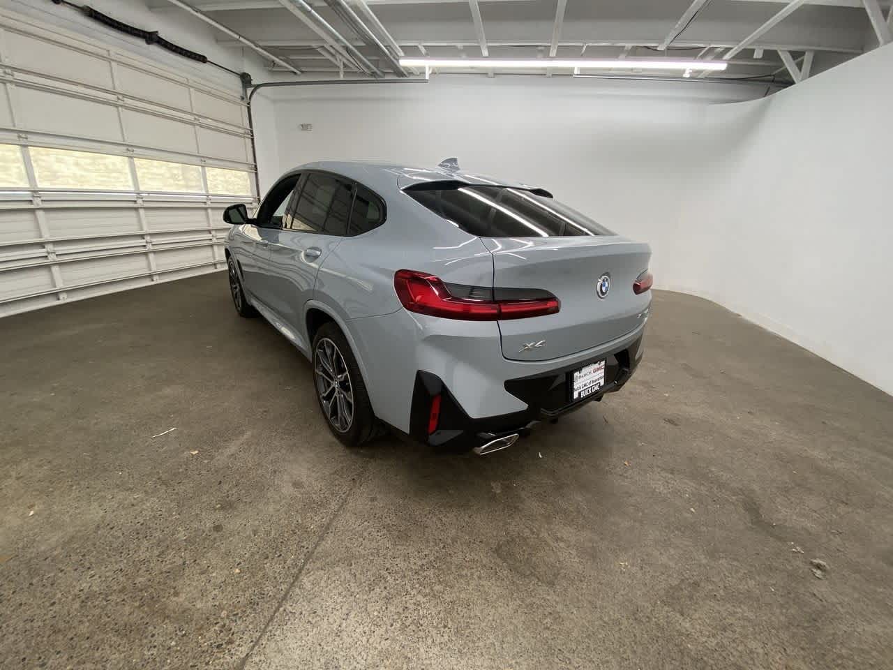 Thumbnail: 2022 BMW X4 - 4