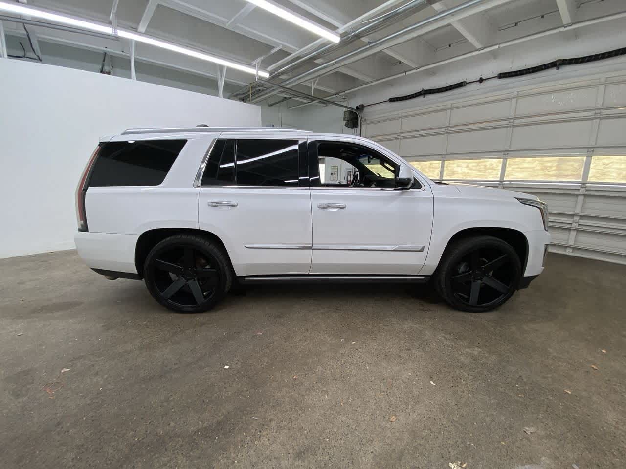 Thumbnail: 2016 Cadillac Escalade - 7