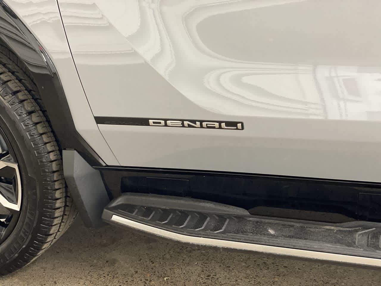 2024 GMC Sierra EV Denali 10
