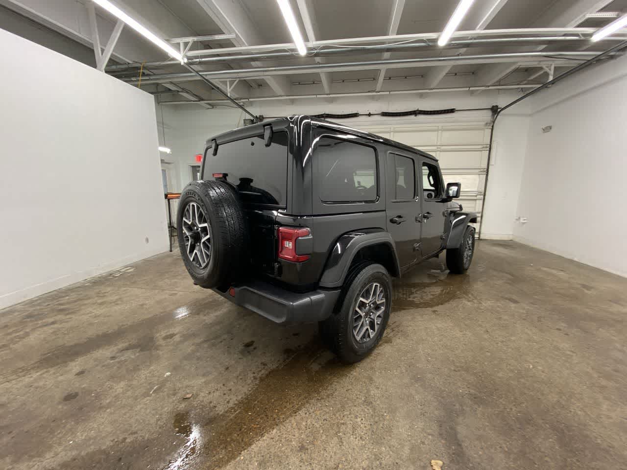 Thumbnail: 2025 Jeep Wrangler - 6