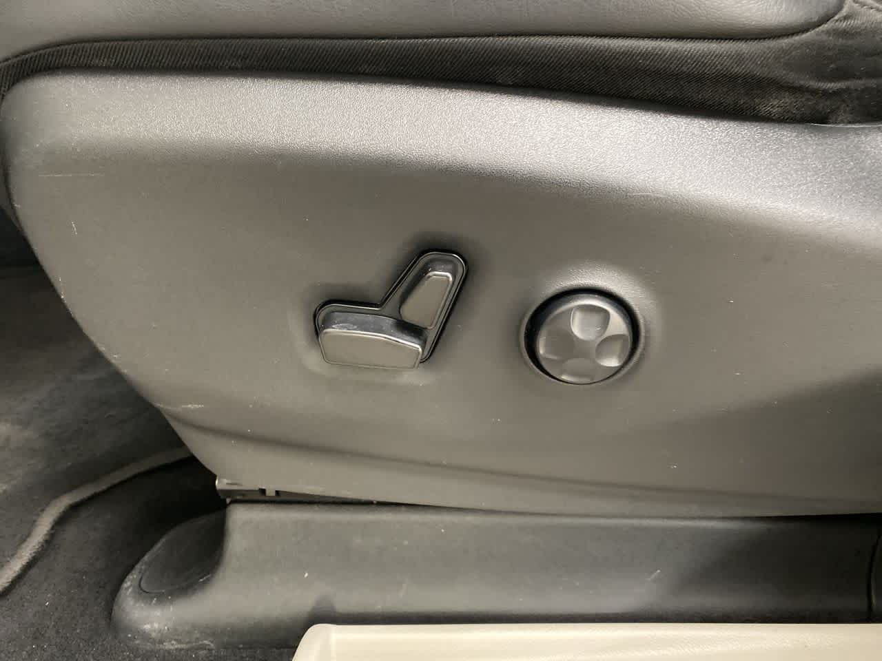 Thumbnail: 2023 Chrysler Pacifica - 13