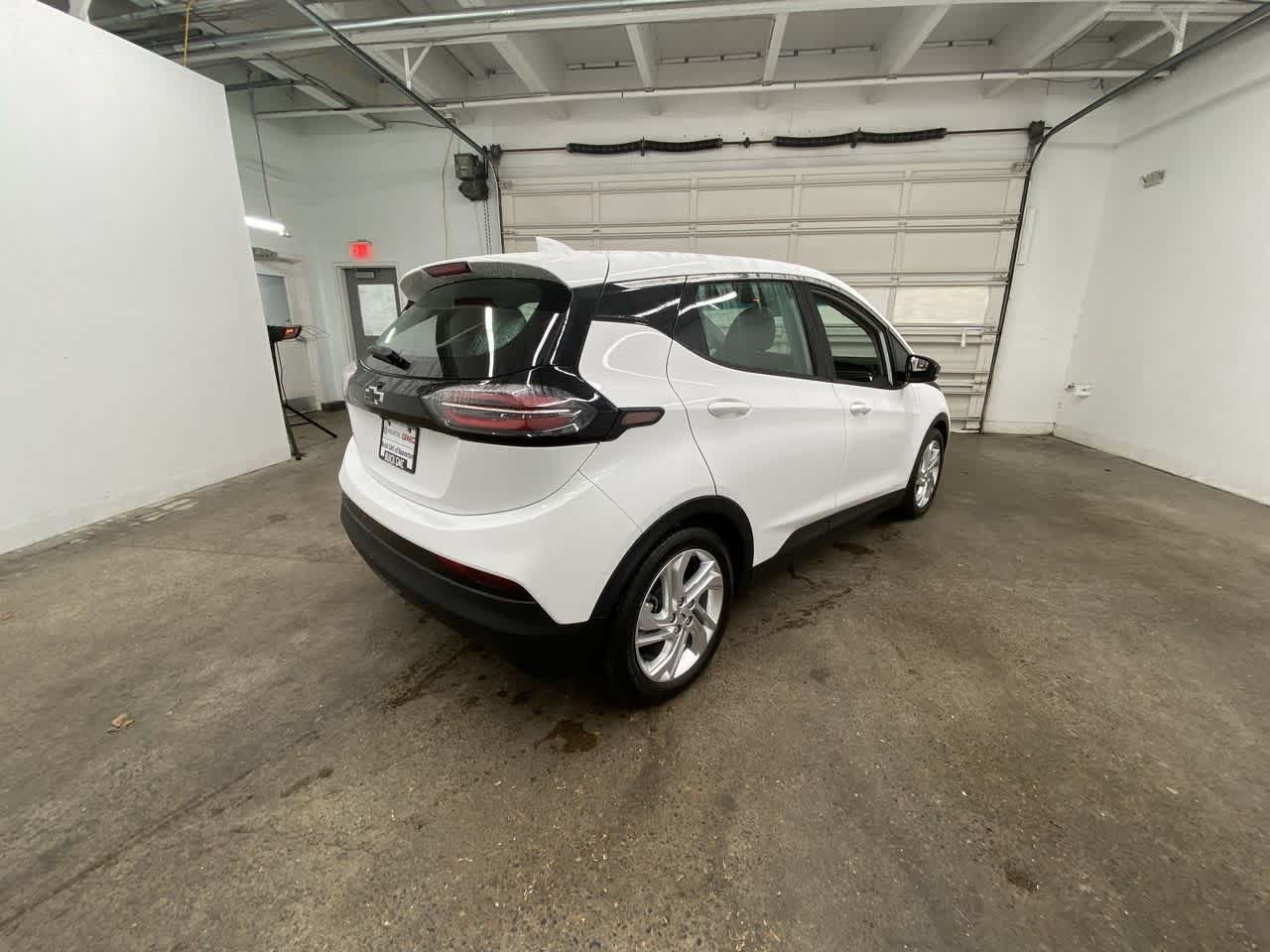 Thumbnail: 2022 Chevrolet Bolt EV - 6