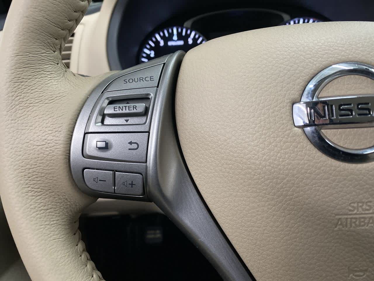 Thumbnail: 2015 Nissan Altima - 22