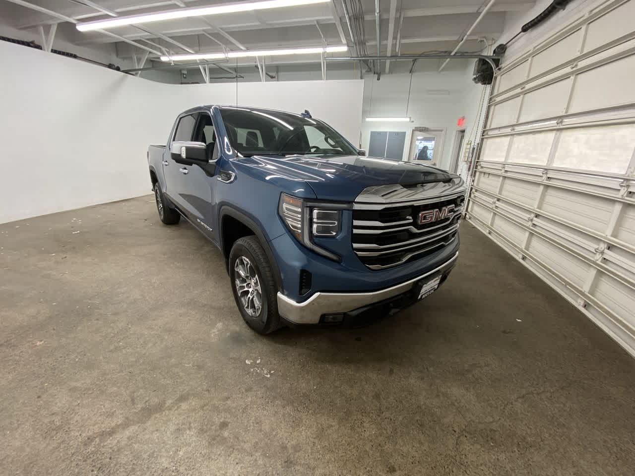 Thumbnail: 2024 GMC Sierra 1500 - 8