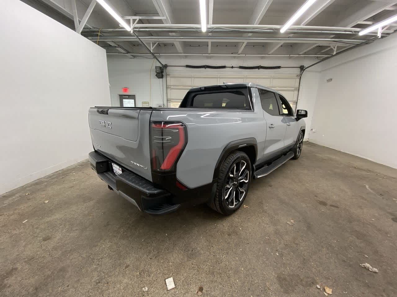 2024 GMC Sierra EV Denali 6