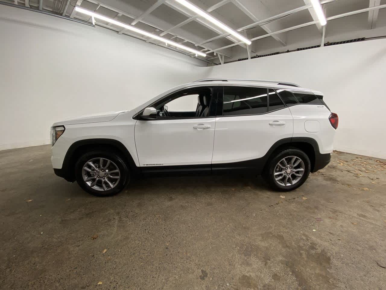 Thumbnail: 2024 GMC Terrain - 3