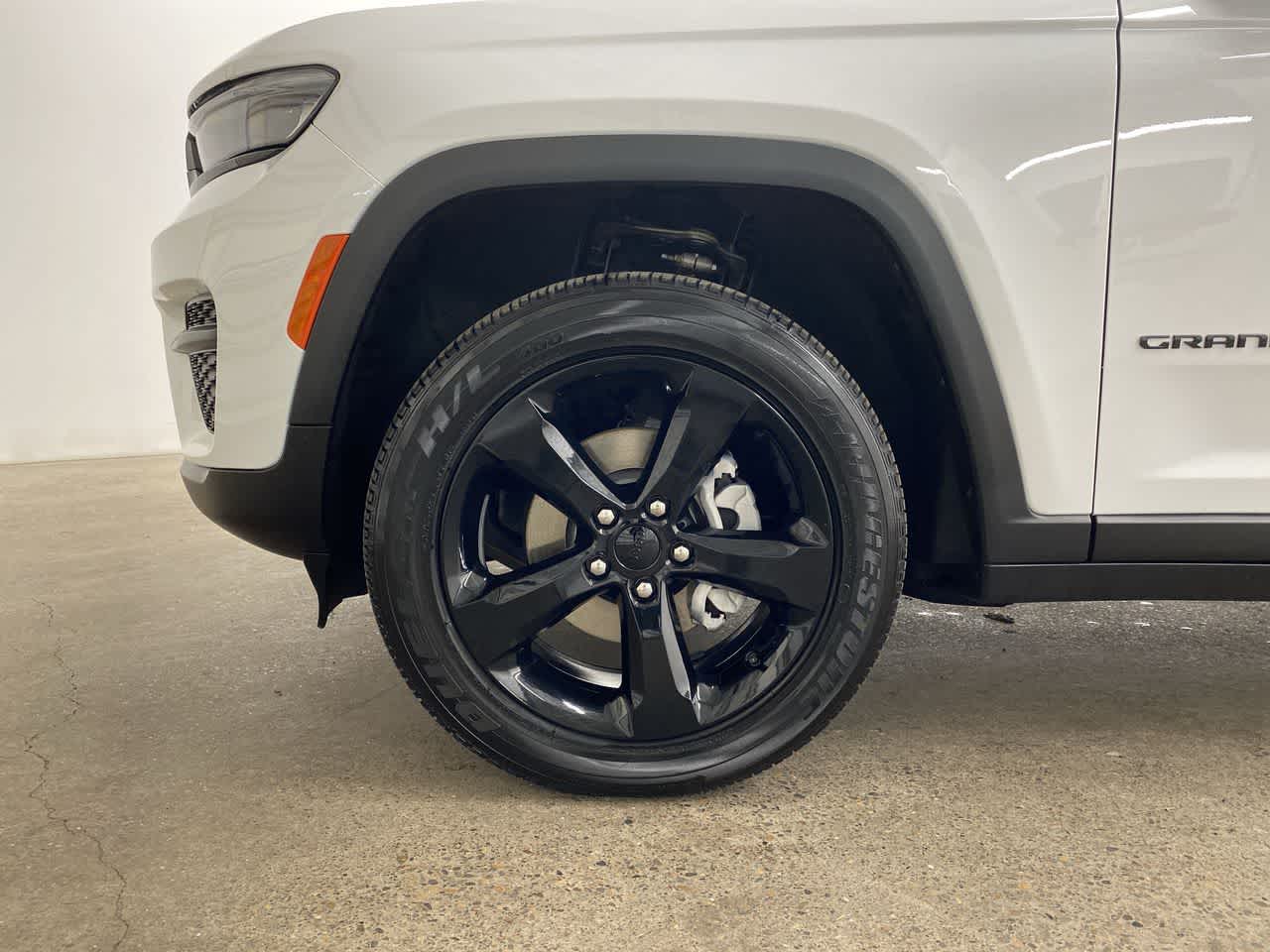 Thumbnail: 2025 Jeep Grand Cherokee - 11