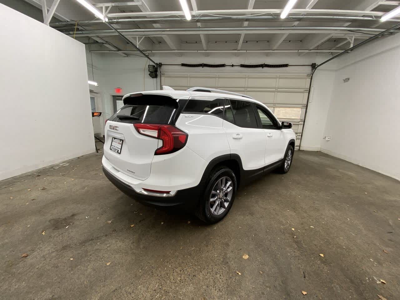 Thumbnail: 2023 GMC Terrain - 6