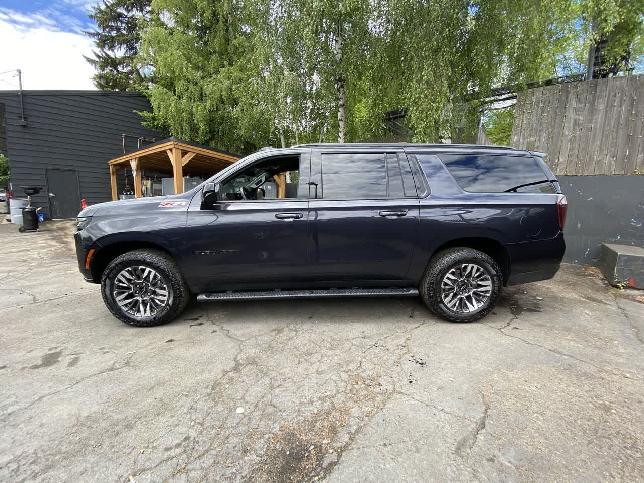 Thumbnail: 2025 Chevrolet Suburban - 3