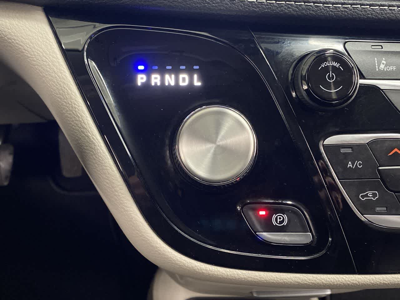 Thumbnail: 2024 Chrysler Pacifica - 27