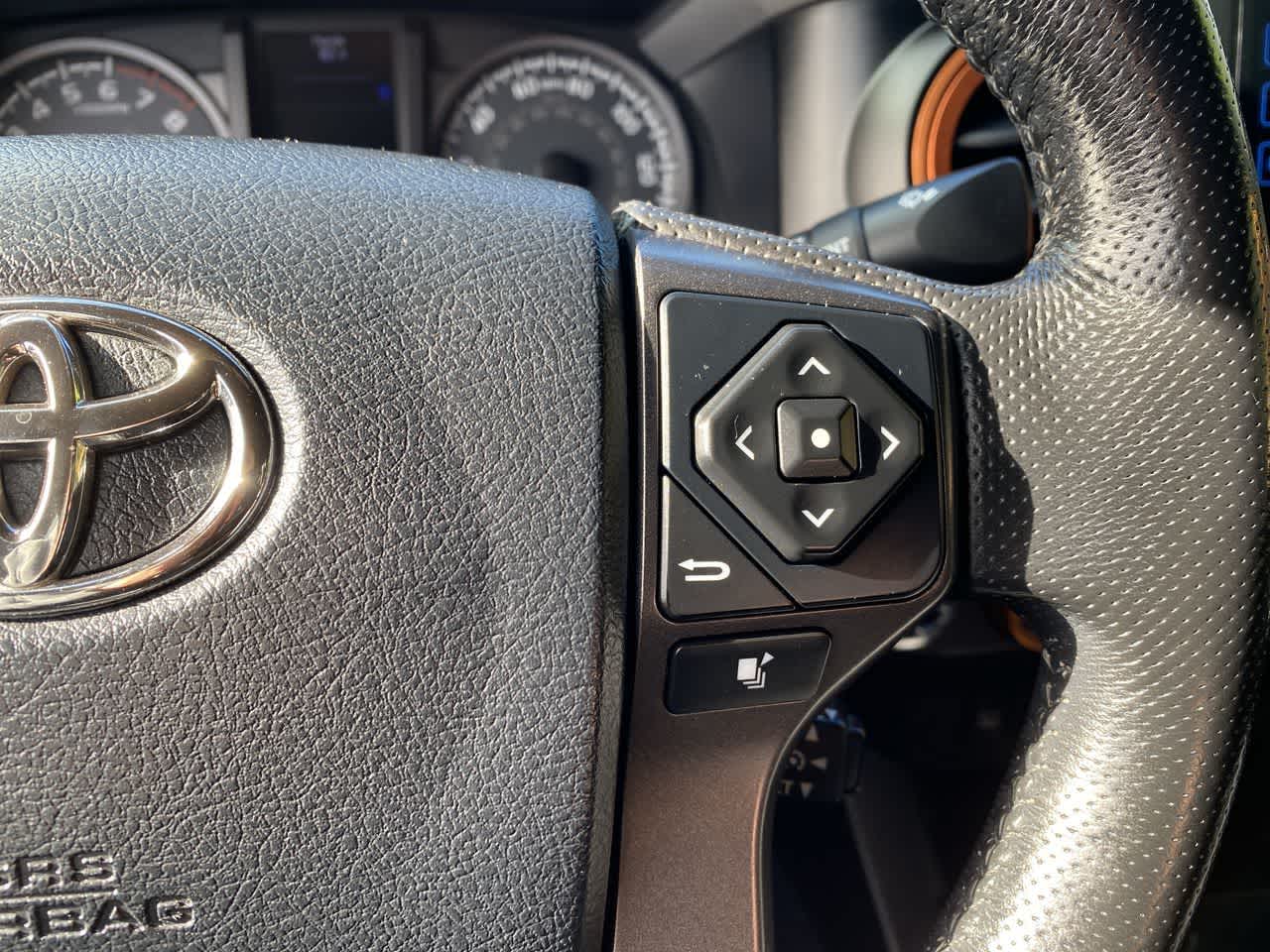 Thumbnail: 2016 Toyota Tacoma - 21