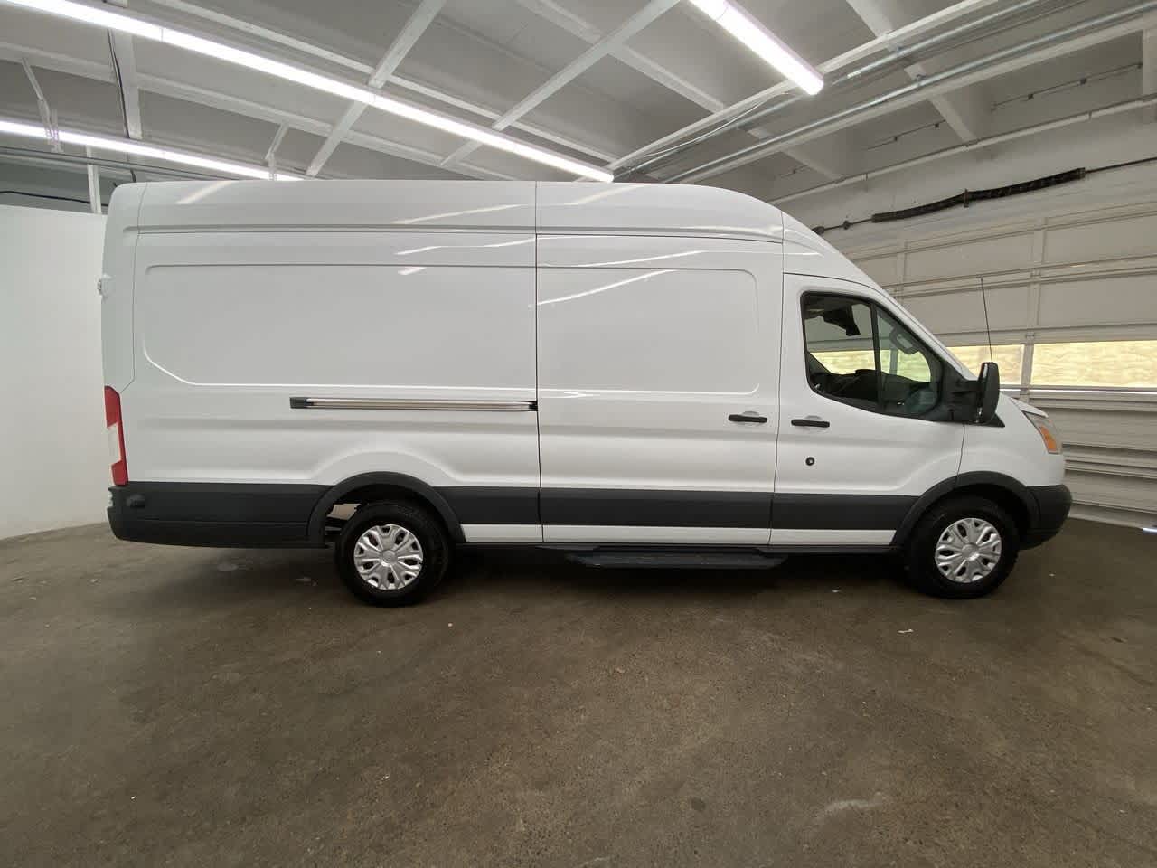 Thumbnail: 2016 Ford Transit Series - 7