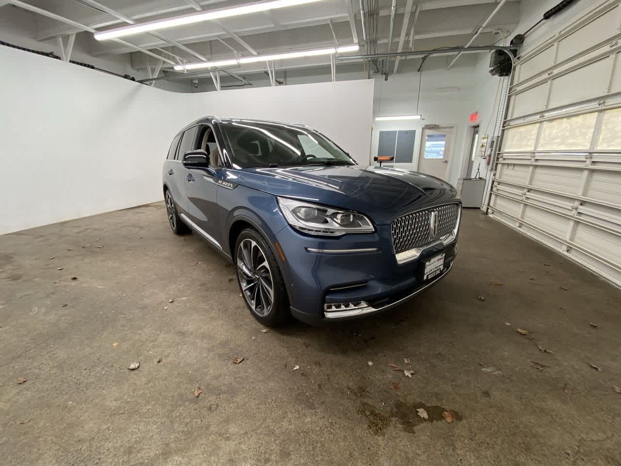 Thumbnail: 2020 Lincoln Aviator - 8