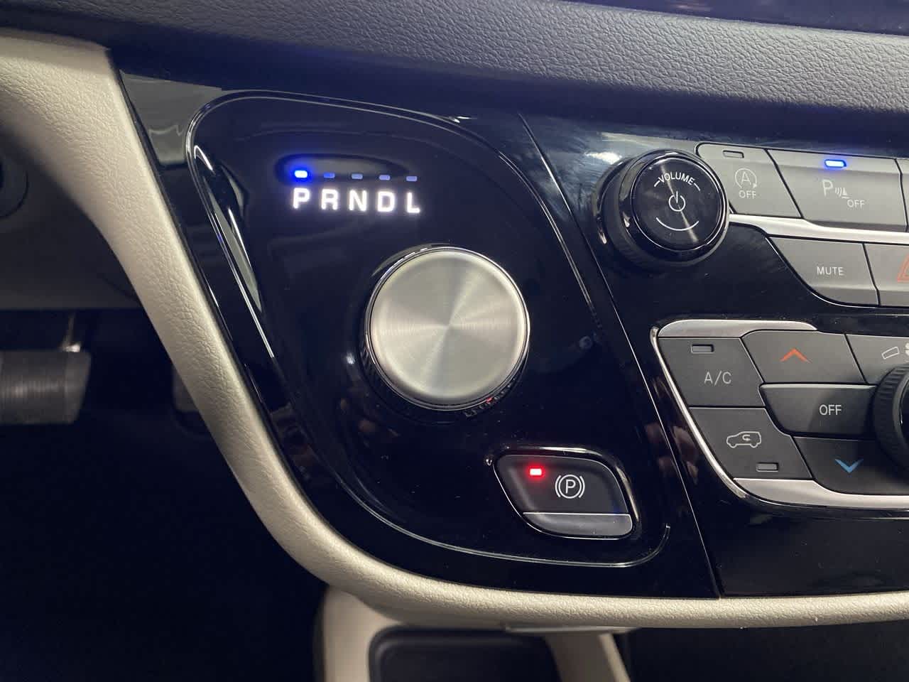 Thumbnail: 2024 Chrysler Pacifica - 26