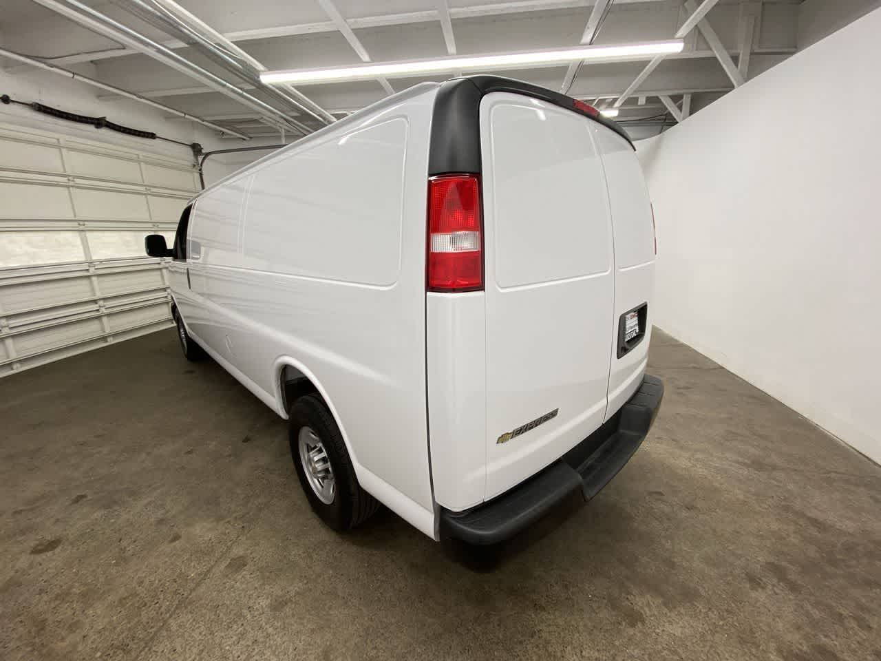 Thumbnail: 2025 Chevrolet Express - 4