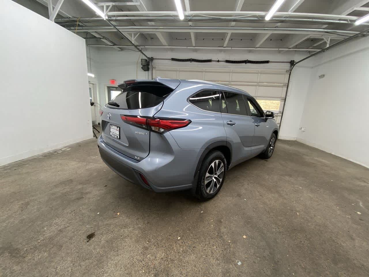 Thumbnail: 2021 Toyota Highlander - 6