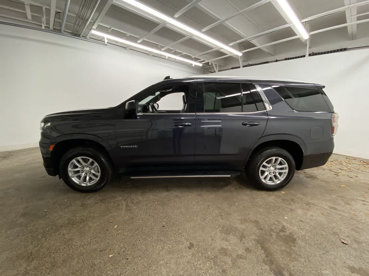 Thumbnail: 2023 Chevrolet Tahoe - 3