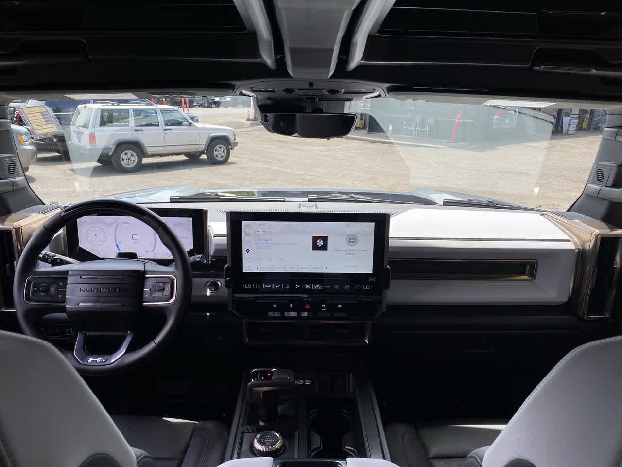 Thumbnail: 2025 GMC Hummer EV - 12