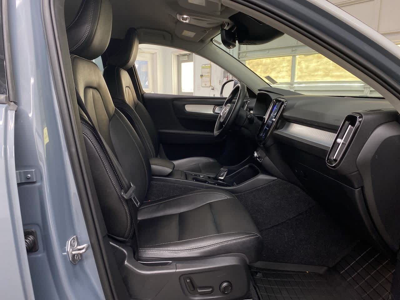 Thumbnail: 2020 Volvo XC40 - 20