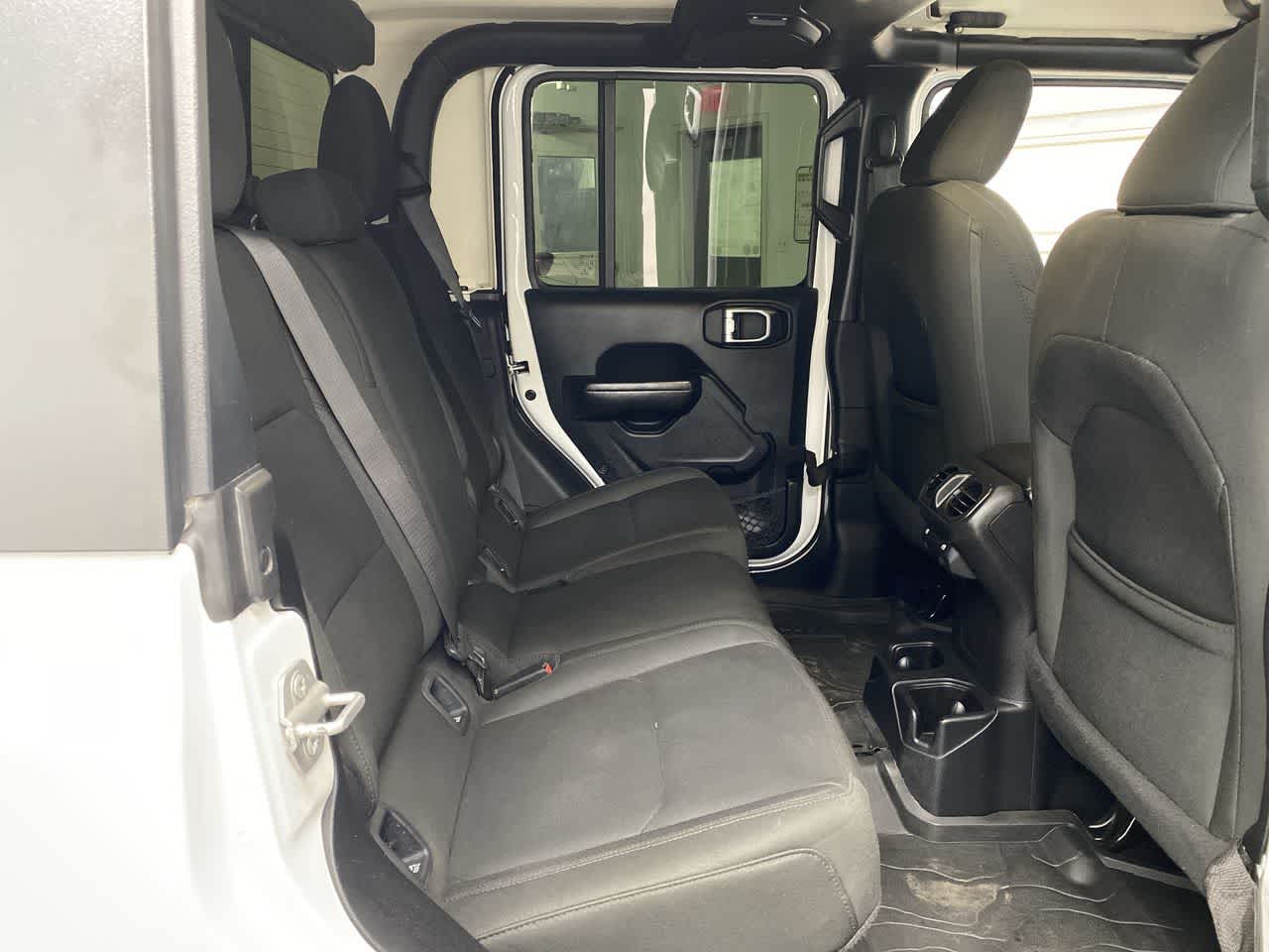 Thumbnail: 2020 Jeep Gladiator - 18