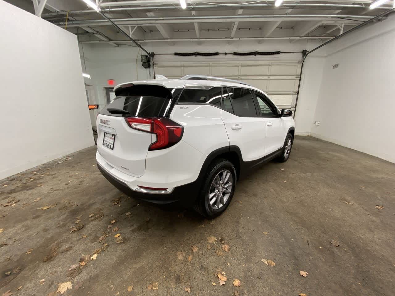 Thumbnail: 2024 GMC Terrain - 6