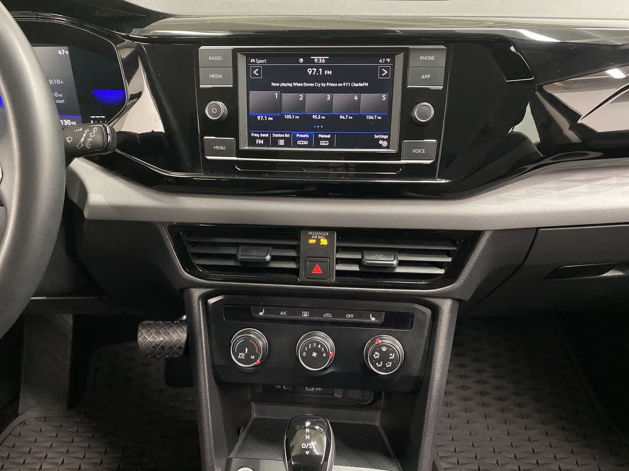 Thumbnail: 2022 Volkswagen Taos - 24