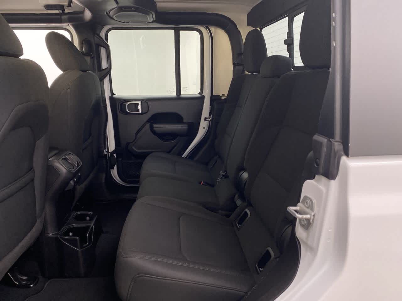 Thumbnail: 2022 Jeep Gladiator - 16