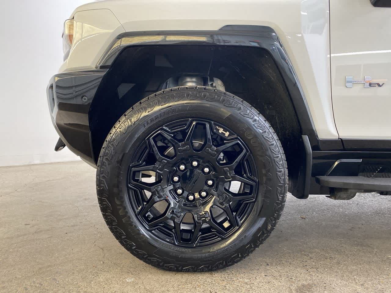 Thumbnail: 2024 GMC Hummer EV - 11