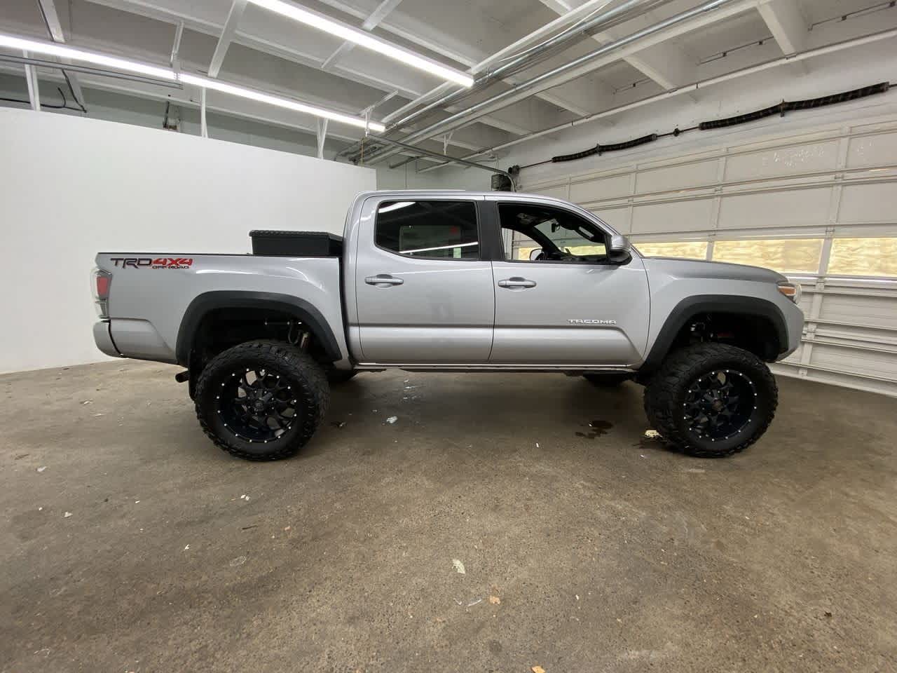 Thumbnail: 2020 Toyota Tacoma - 7