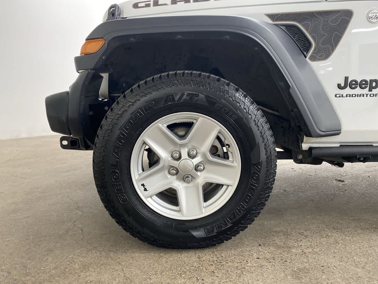 Thumbnail: 2020 Jeep Gladiator - 12