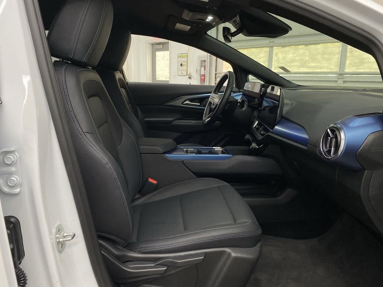 Thumbnail: 2025 Chevrolet Equinox - 19