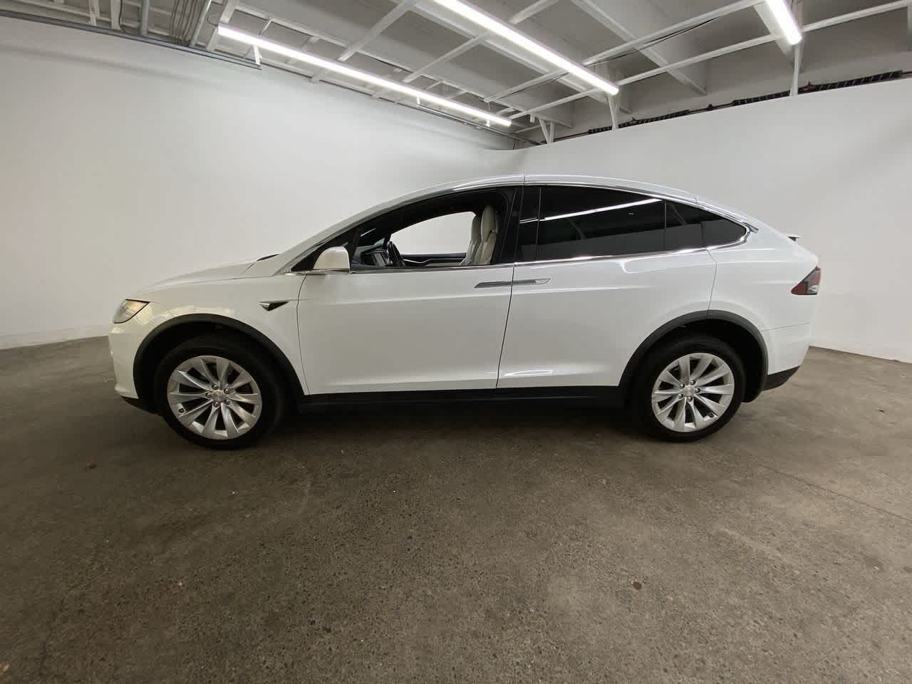 Thumbnail: 2017 Tesla Model X - 3