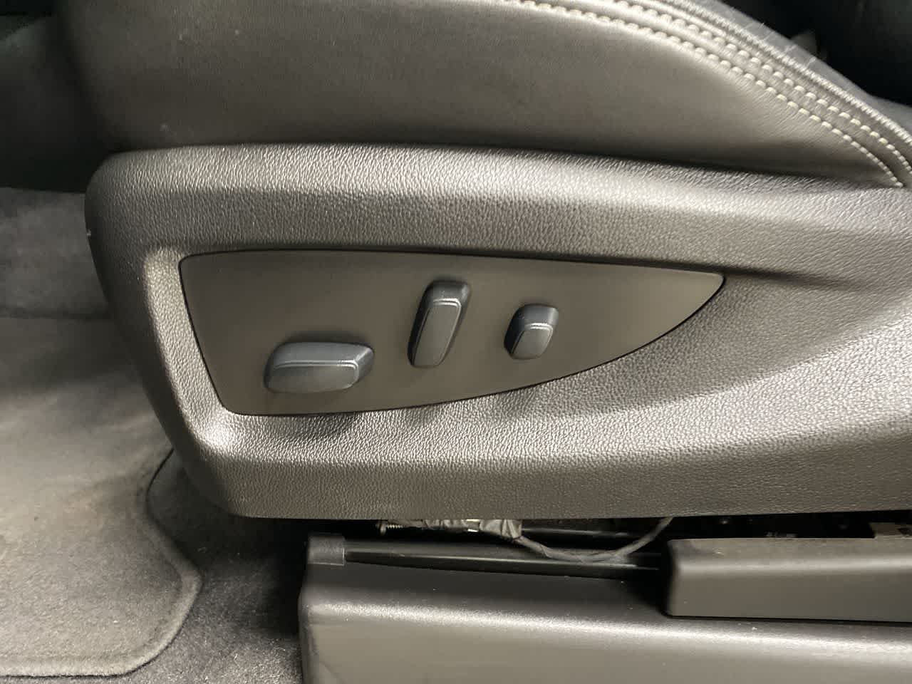 Thumbnail: 2019 GMC Yukon XL - 14