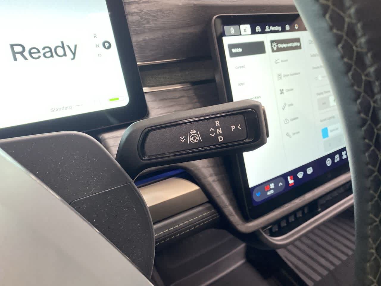 Thumbnail: 2023 Rivian R1S - 26