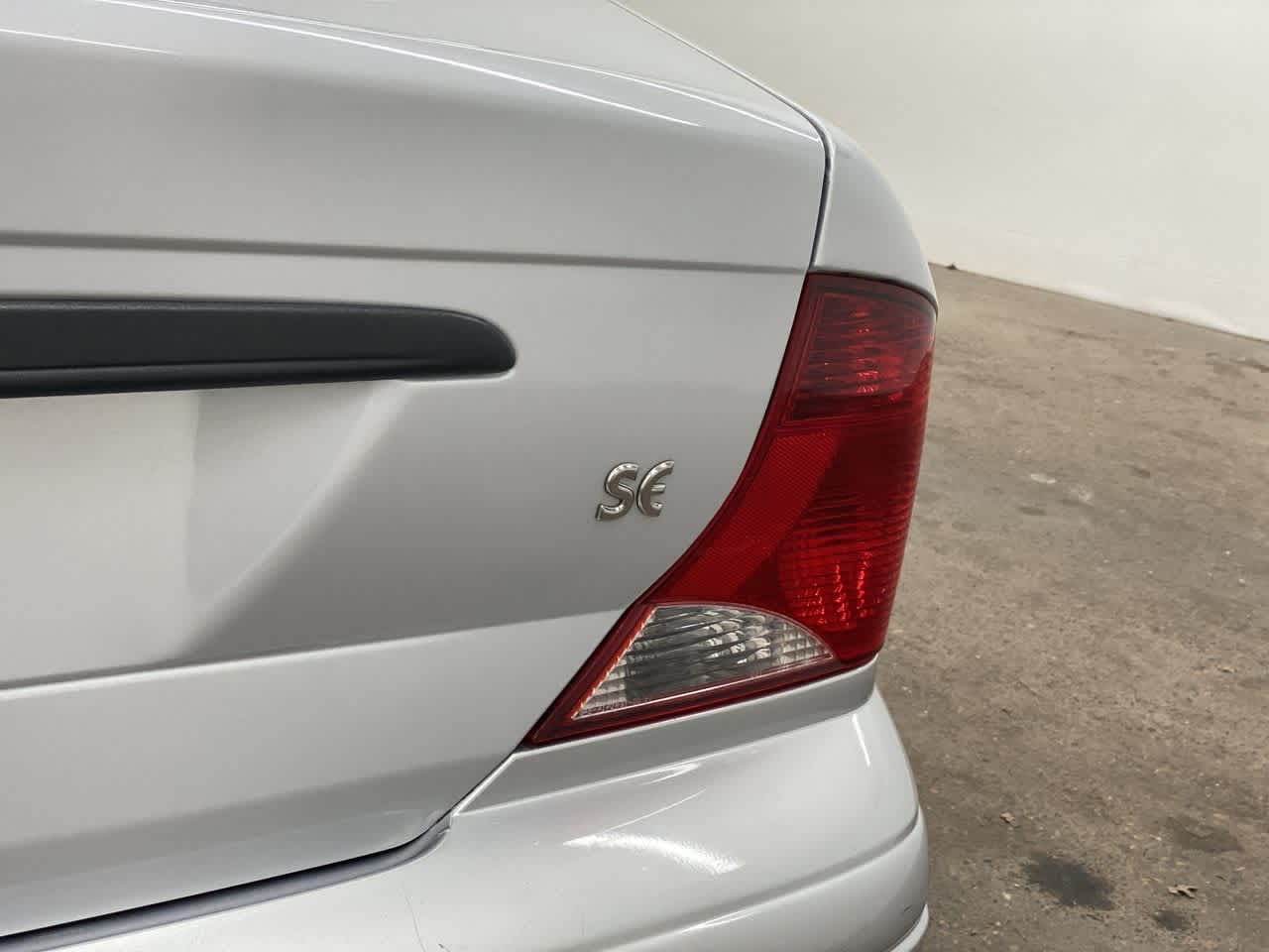 Thumbnail: 2003 Ford Focus - 11