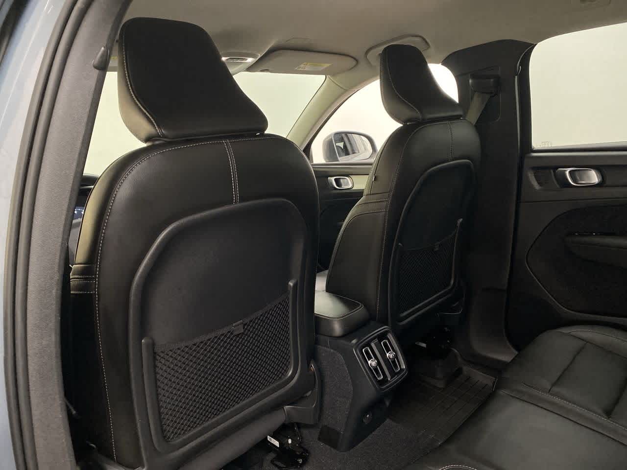 Thumbnail: 2020 Volvo XC40 - 17