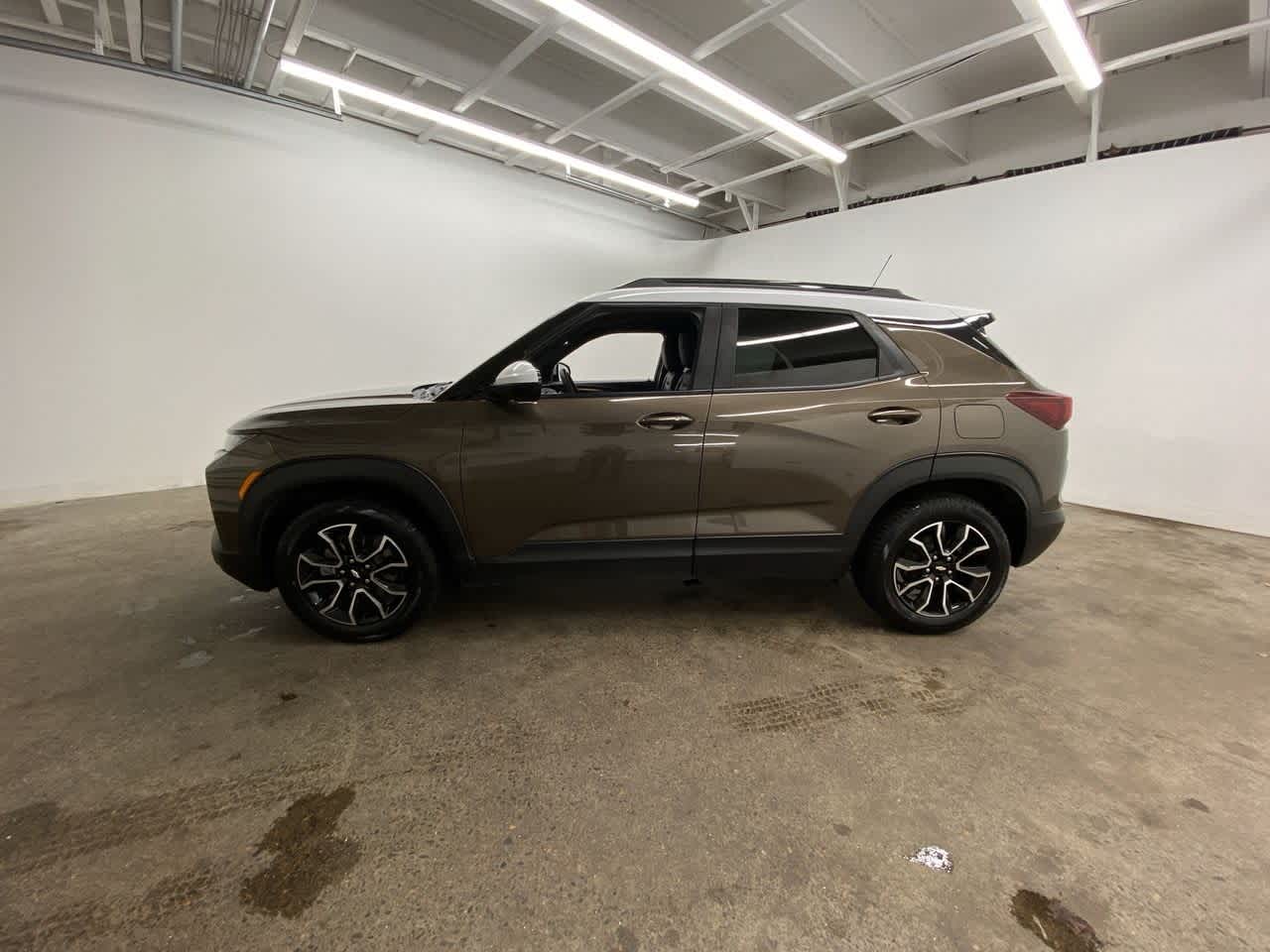 Thumbnail: 2022 Chevrolet TrailBlazer - 3