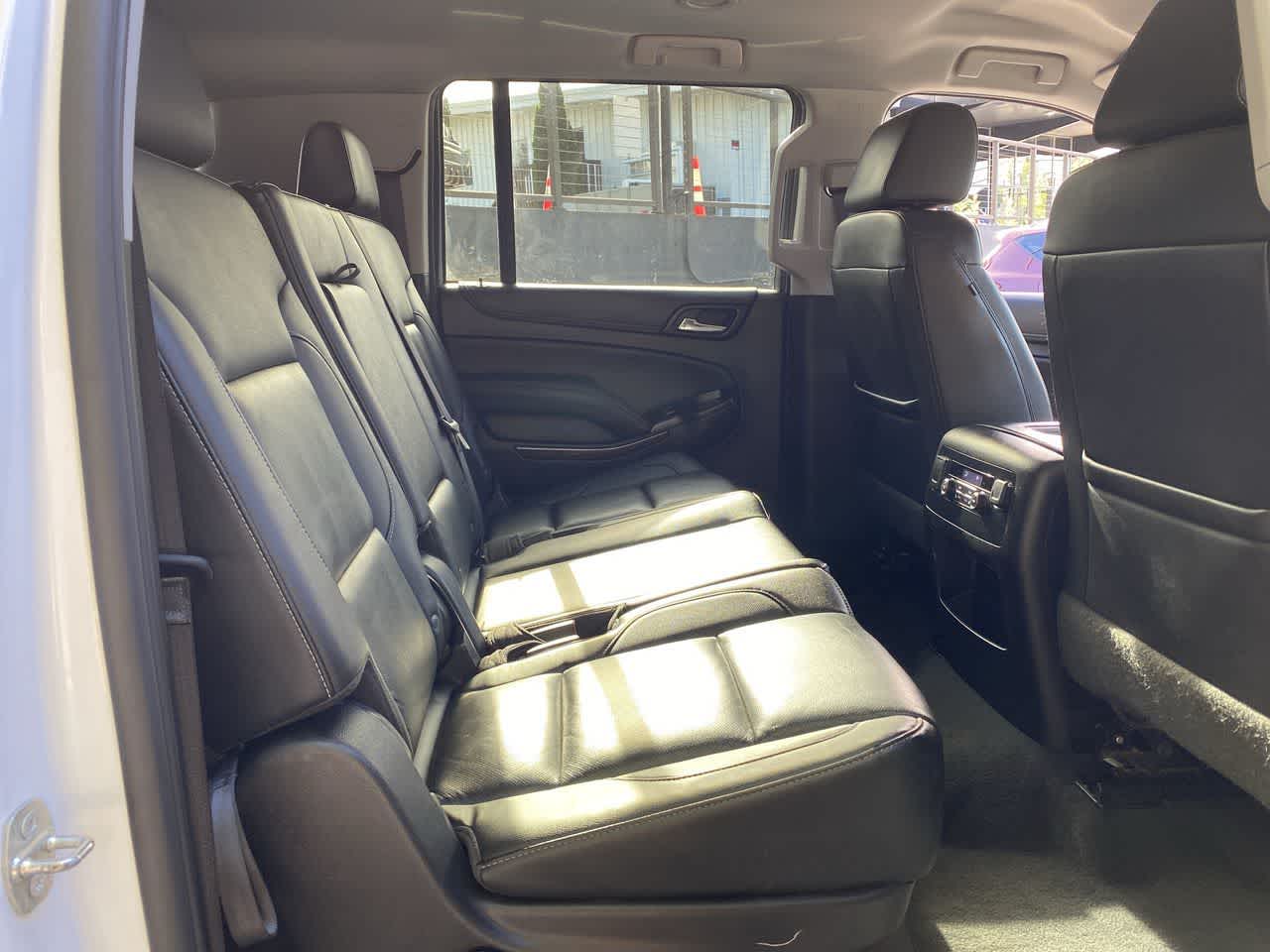 Thumbnail: 2019 GMC Yukon XL - 17