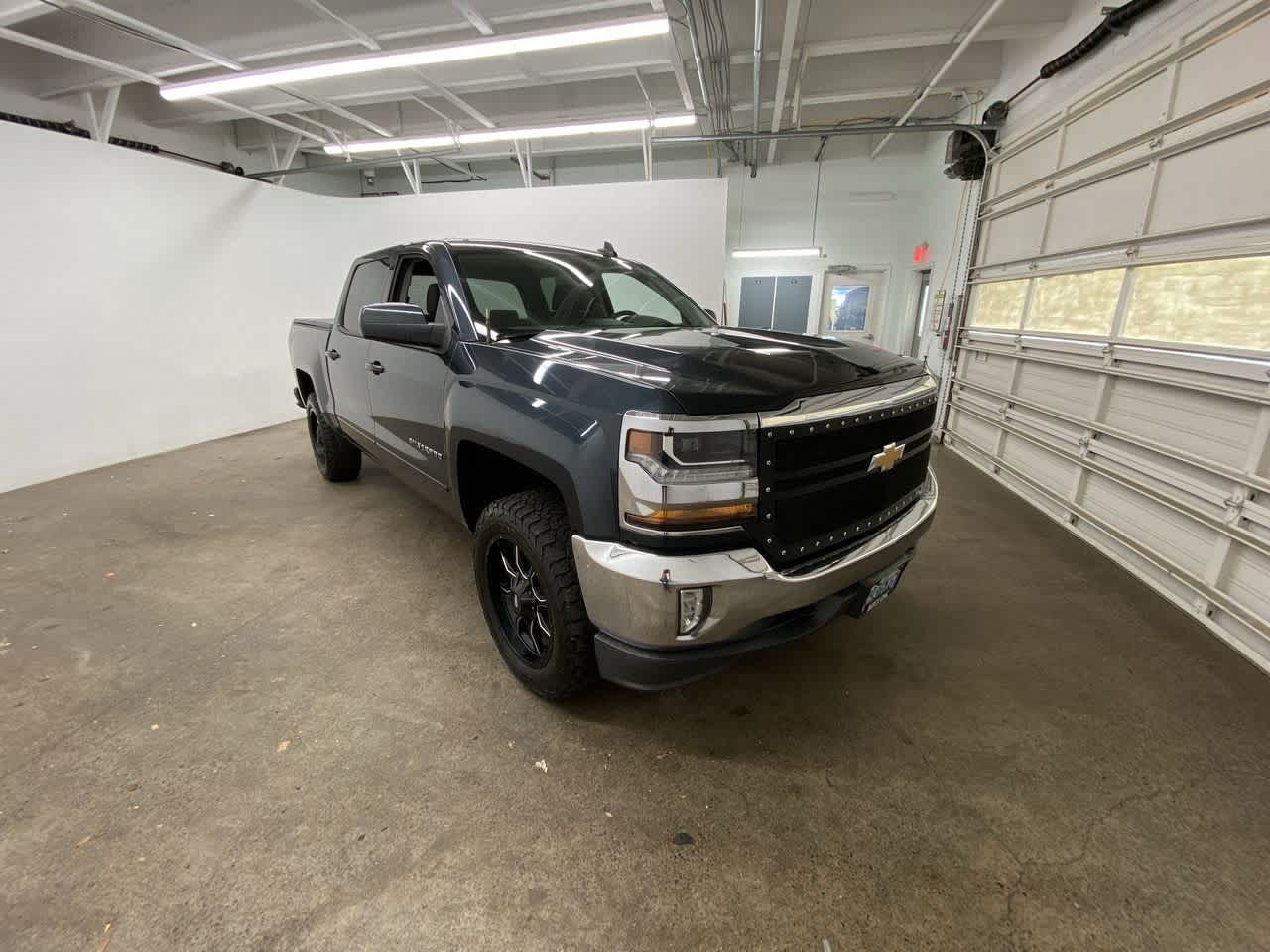 Thumbnail: 2017 Chevrolet Silverado 1500 - 8