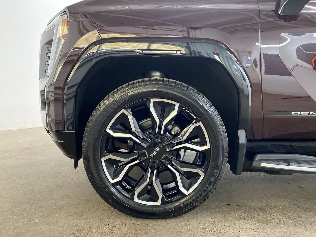 Thumbnail: 2025 GMC Sierra EV - 11