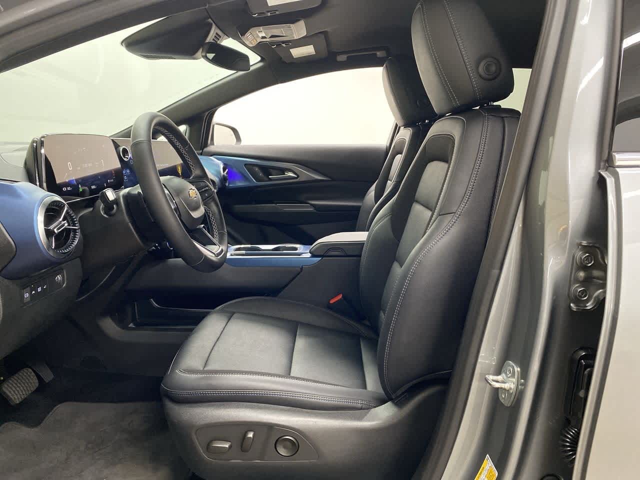 Thumbnail: 2025 Chevrolet Equinox - 14