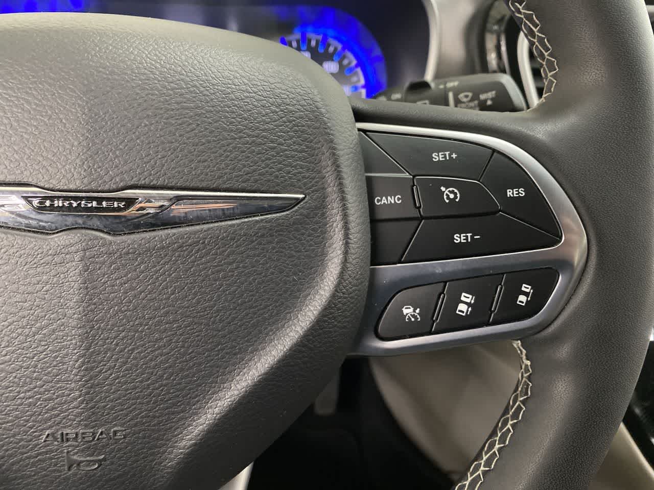 Thumbnail: 2023 Chrysler Pacifica - 20