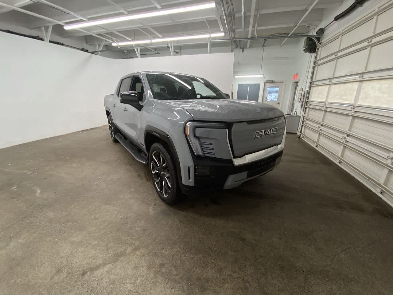 Thumbnail: 2024 GMC Sierra EV - 8